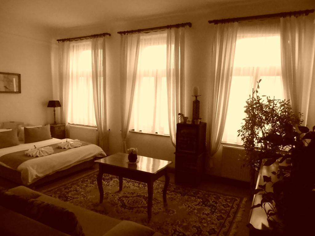 Hotel Excellent Kromeriz Bilik gambar