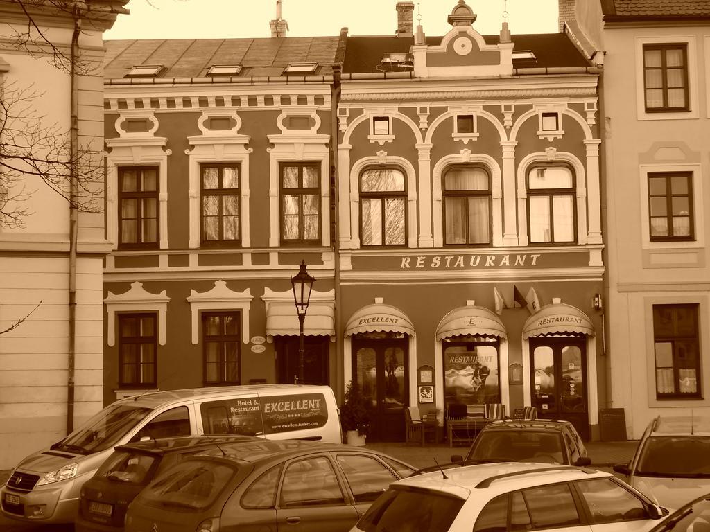 Hotel Excellent Kromeriz Luaran gambar
