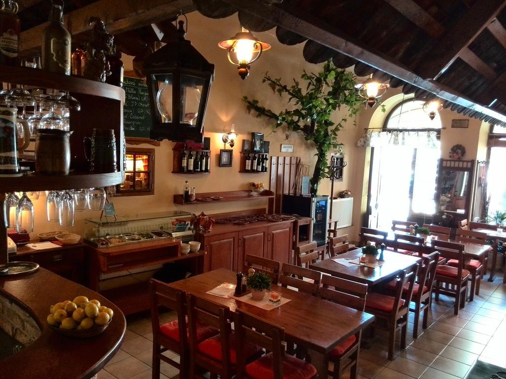 Hotel Excellent Kromeriz Luaran gambar