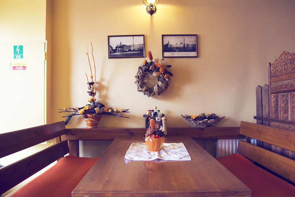Hotel Excellent Kromeriz Luaran gambar