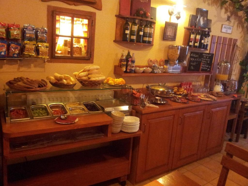 Hotel Excellent Kromeriz Luaran gambar