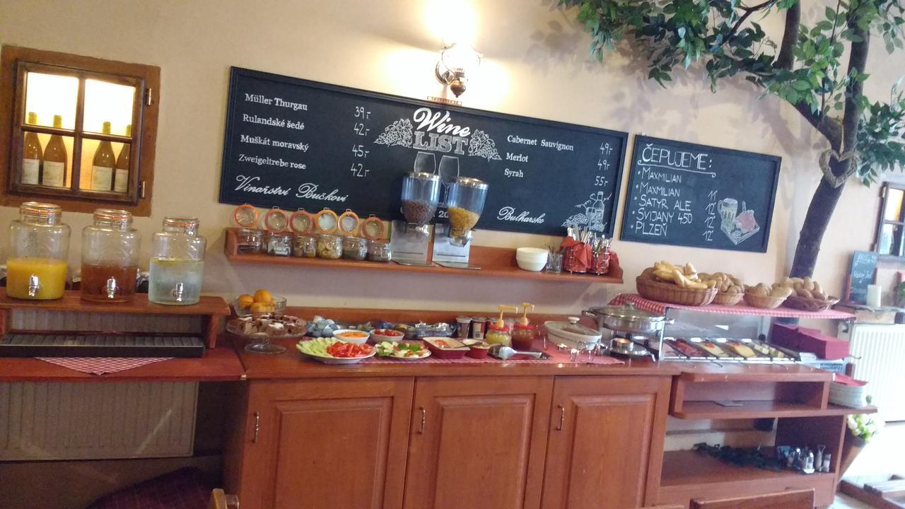 Hotel Excellent Kromeriz Luaran gambar