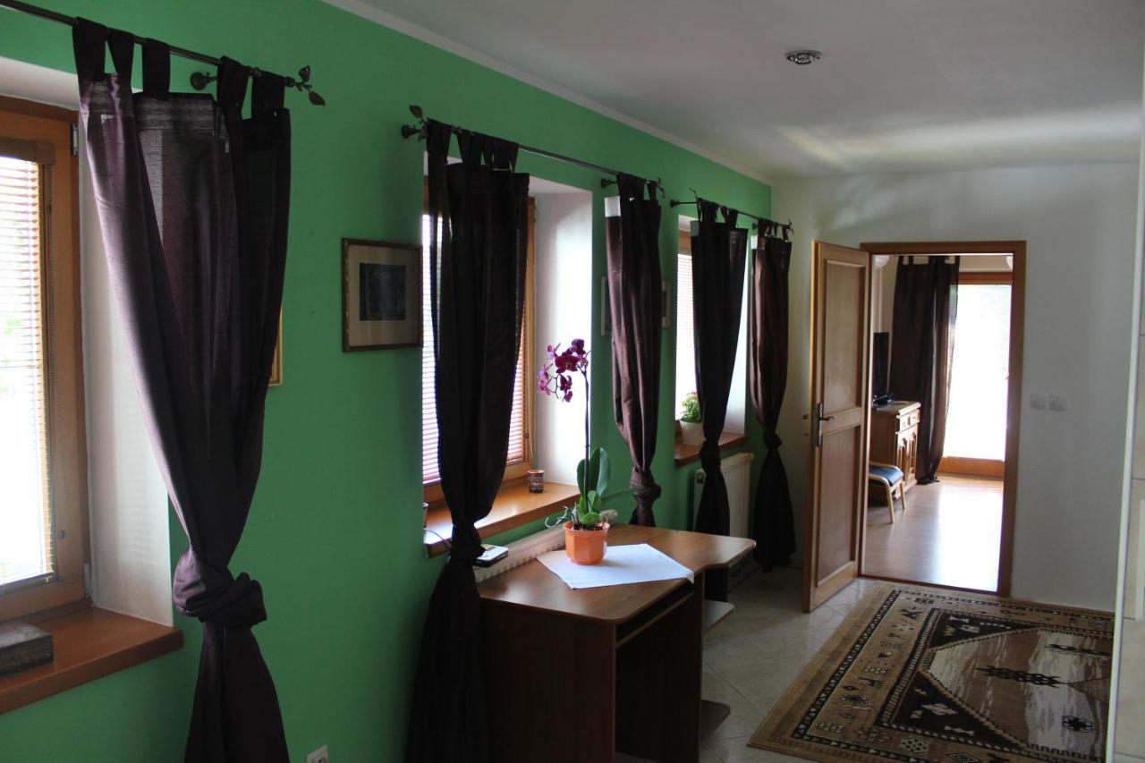 Hotel Excellent Kromeriz Luaran gambar