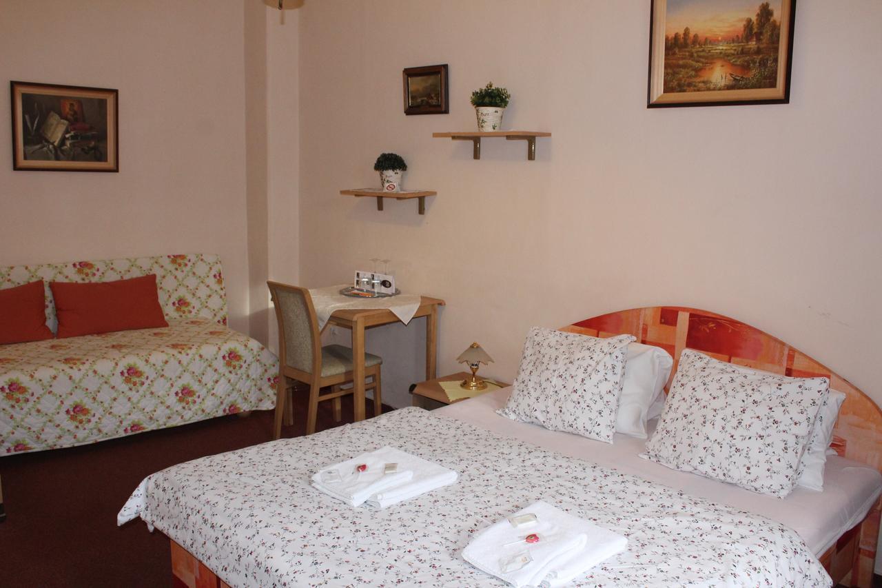 Hotel Excellent Kromeriz Luaran gambar